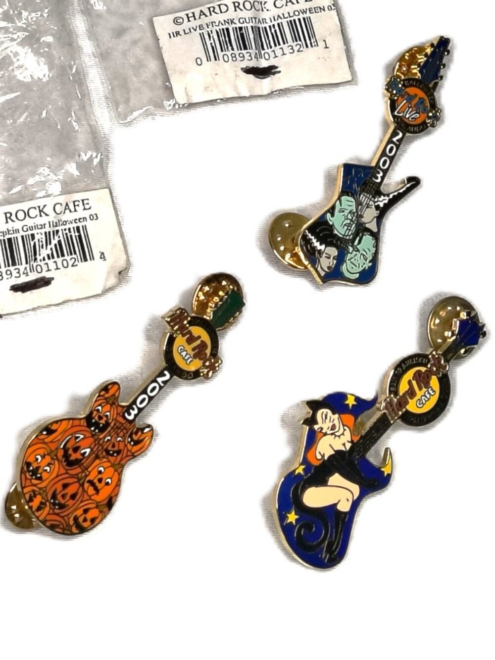 Lot of NWT 3 Hard Rock Cafe collector guitar pins (2) 2003 with bags  & 2004
